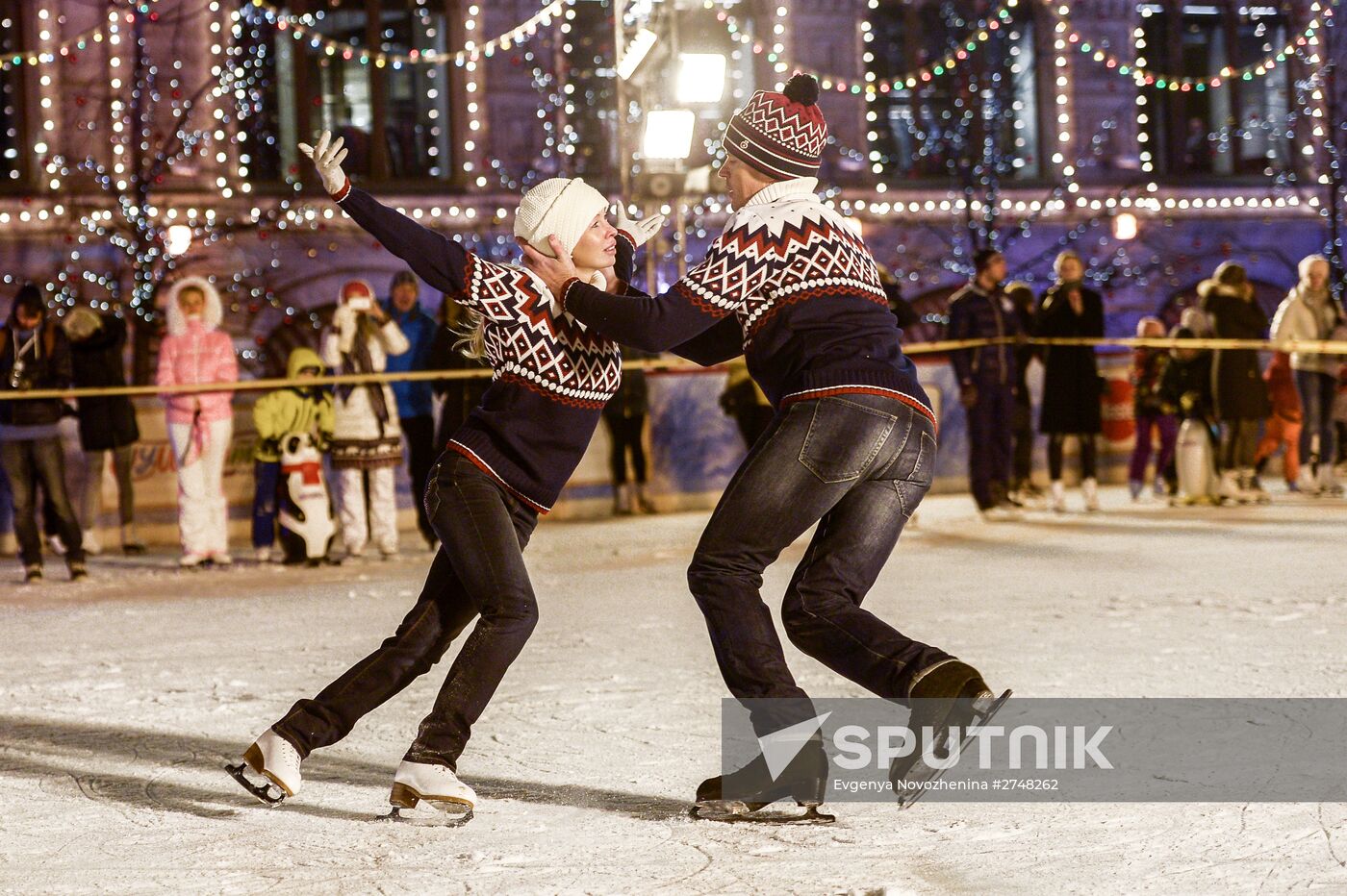 GUM Skating Rink and GUM Fair open at Red Square