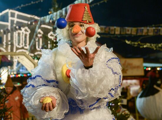GUM Skating Rink and GUM Fair open at Red Square
