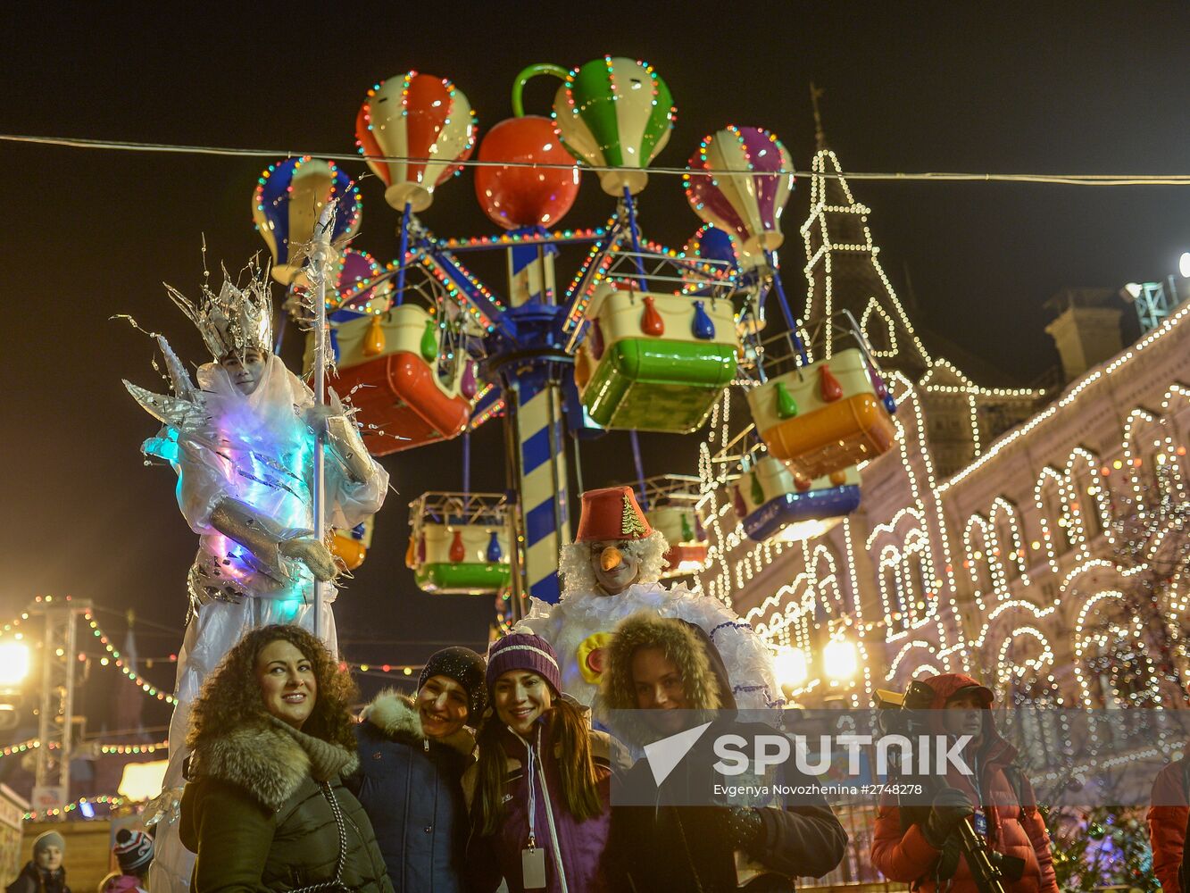 GUM Skating Rink and GUM Fair open at Red Square