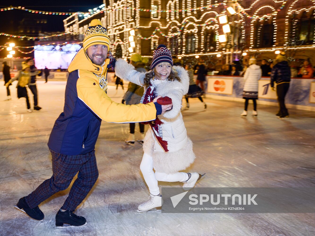 GUM Skating Rink and GUM Fair open at Red Square