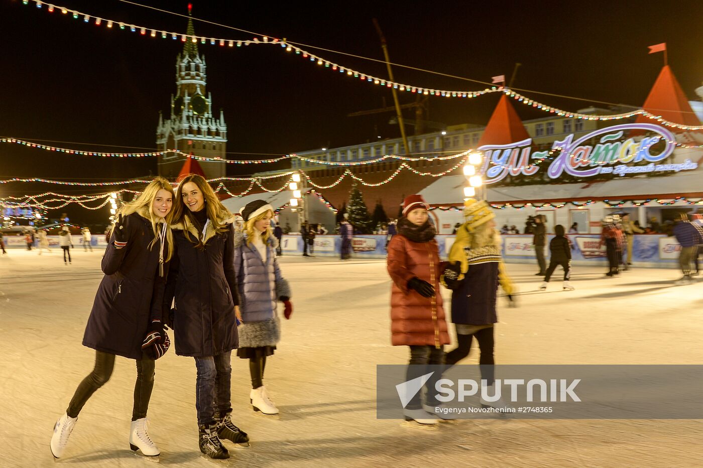 GUM Skating Rink and GUM Fair open at Red Square