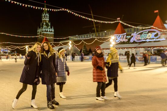 GUM Skating Rink and GUM Fair open at Red Square