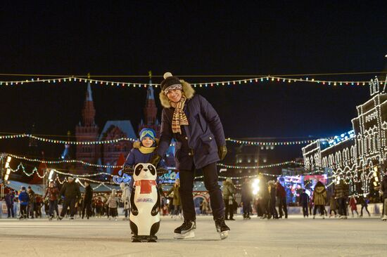 GUM Skating Rink and GUM Fair open at Red Square