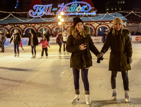 GUM Skating Rink and GUM Fair open at Red Square