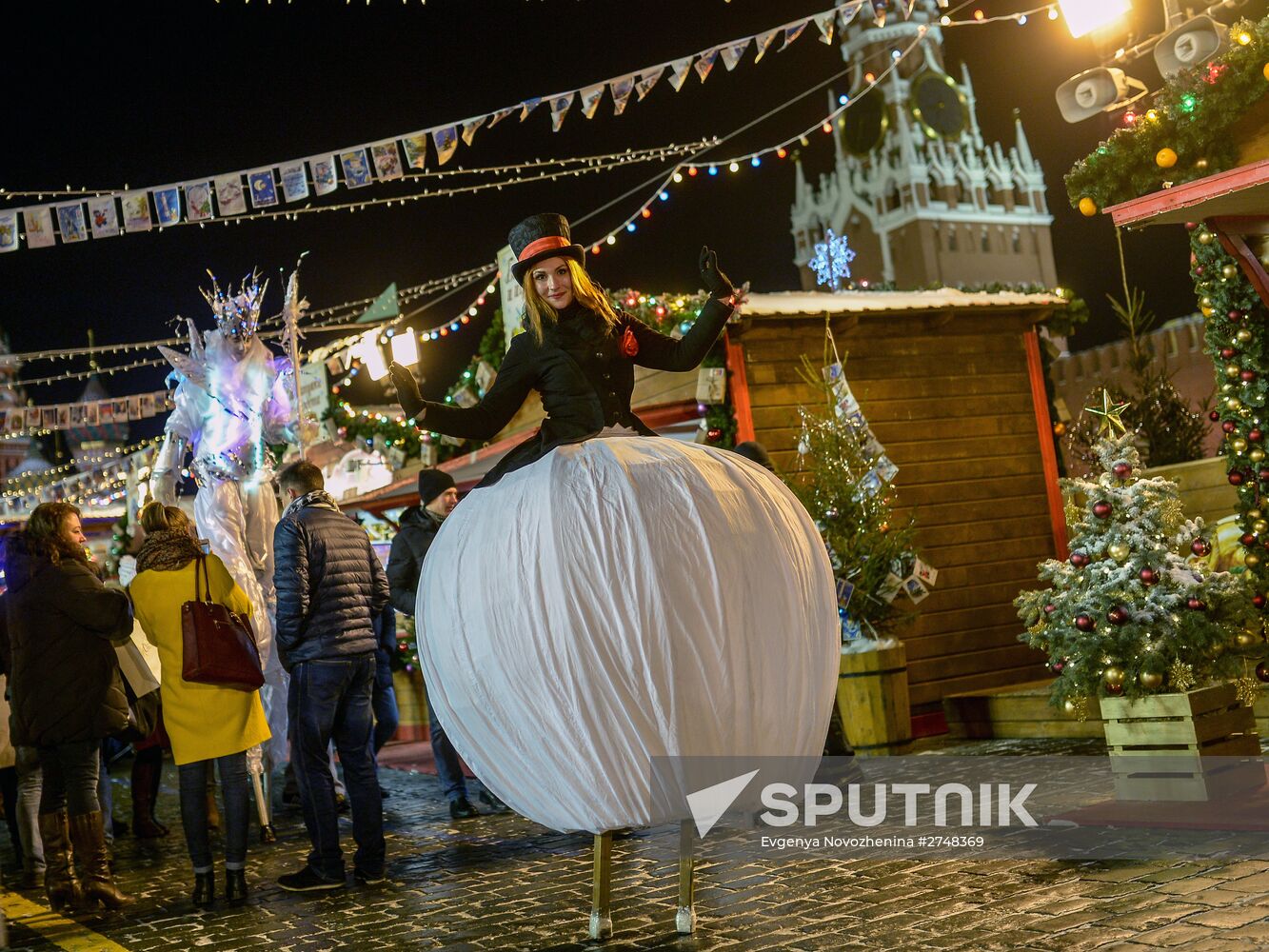 GUM Skating Rink and GUM Fair open at Red Square