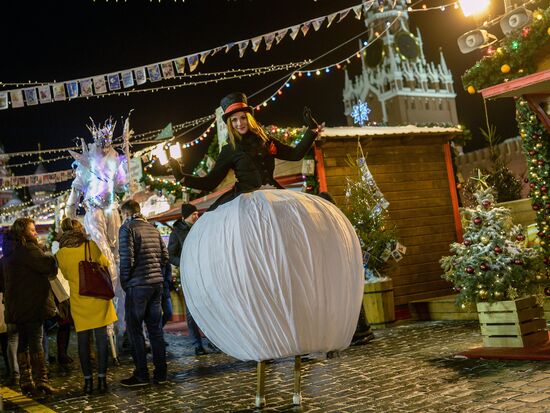 GUM Skating Rink and GUM Fair open at Red Square
