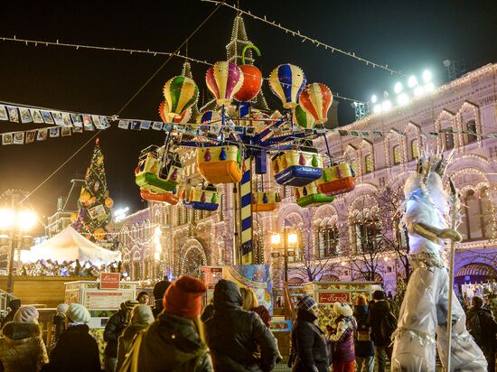 GUM Skating Rink and GUM Fair open at Red Square