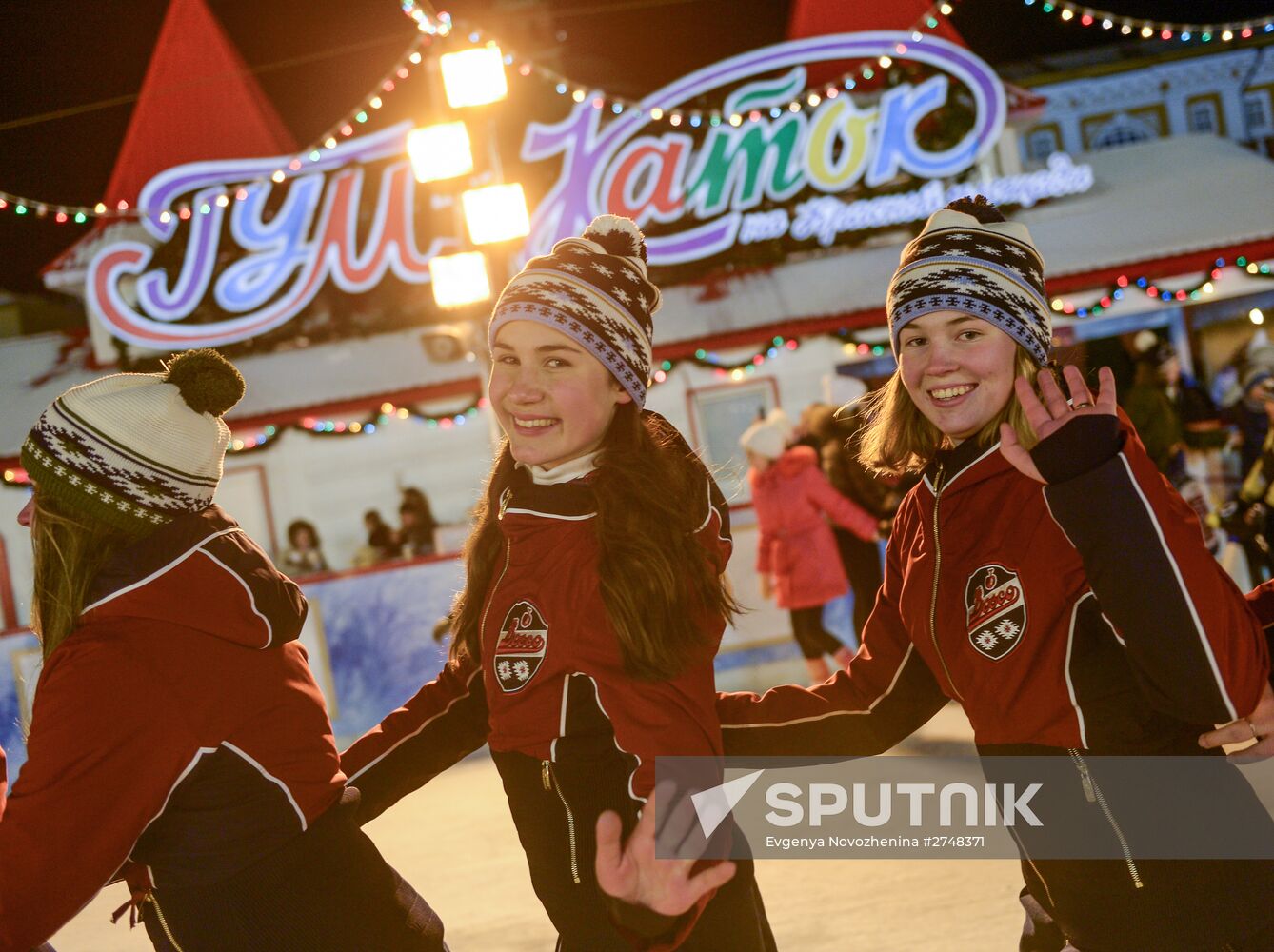 GUM Skating Rink and GUM Fair open at Red Square