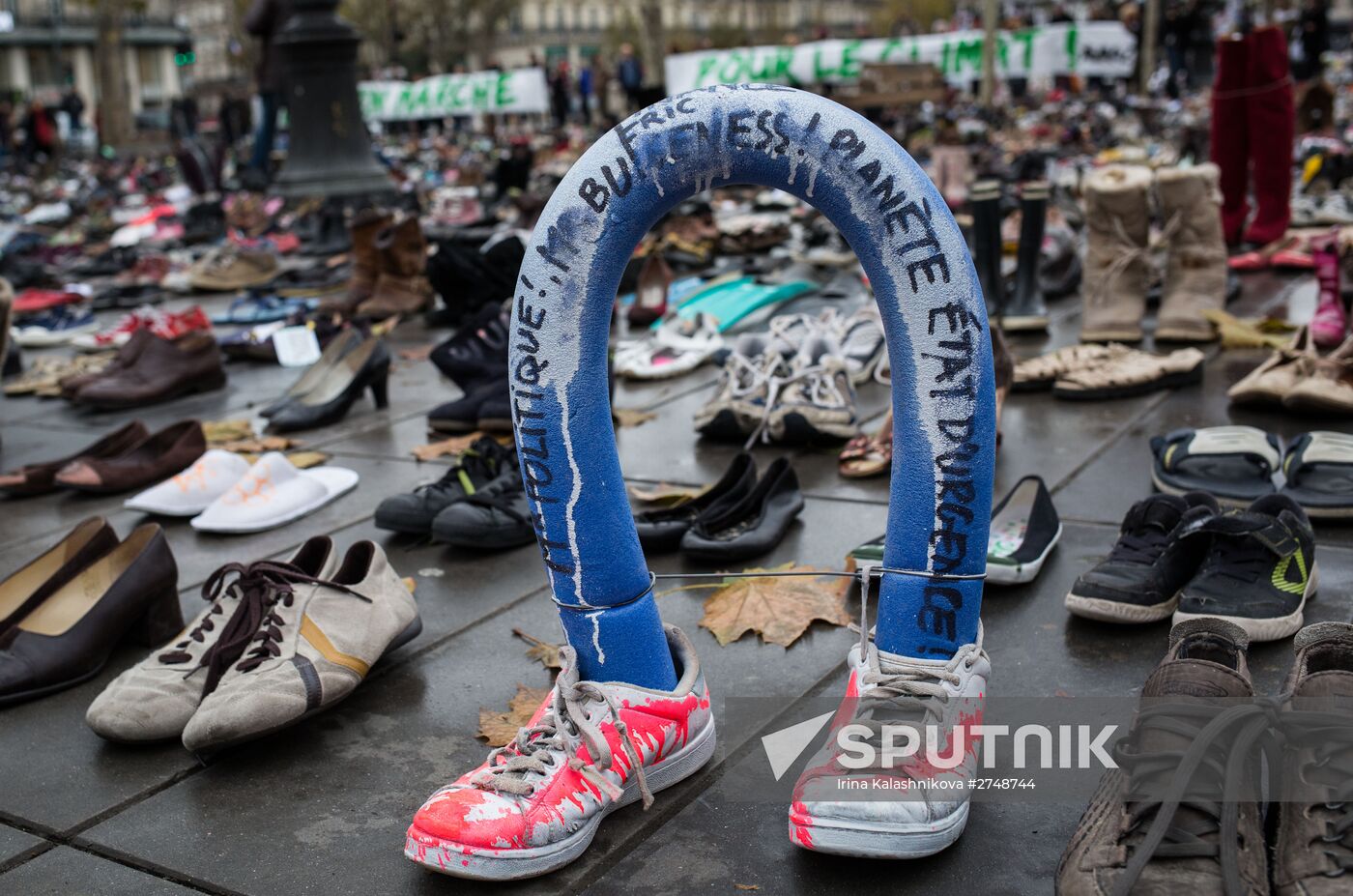 Unrest during environmental rallies in Paris
