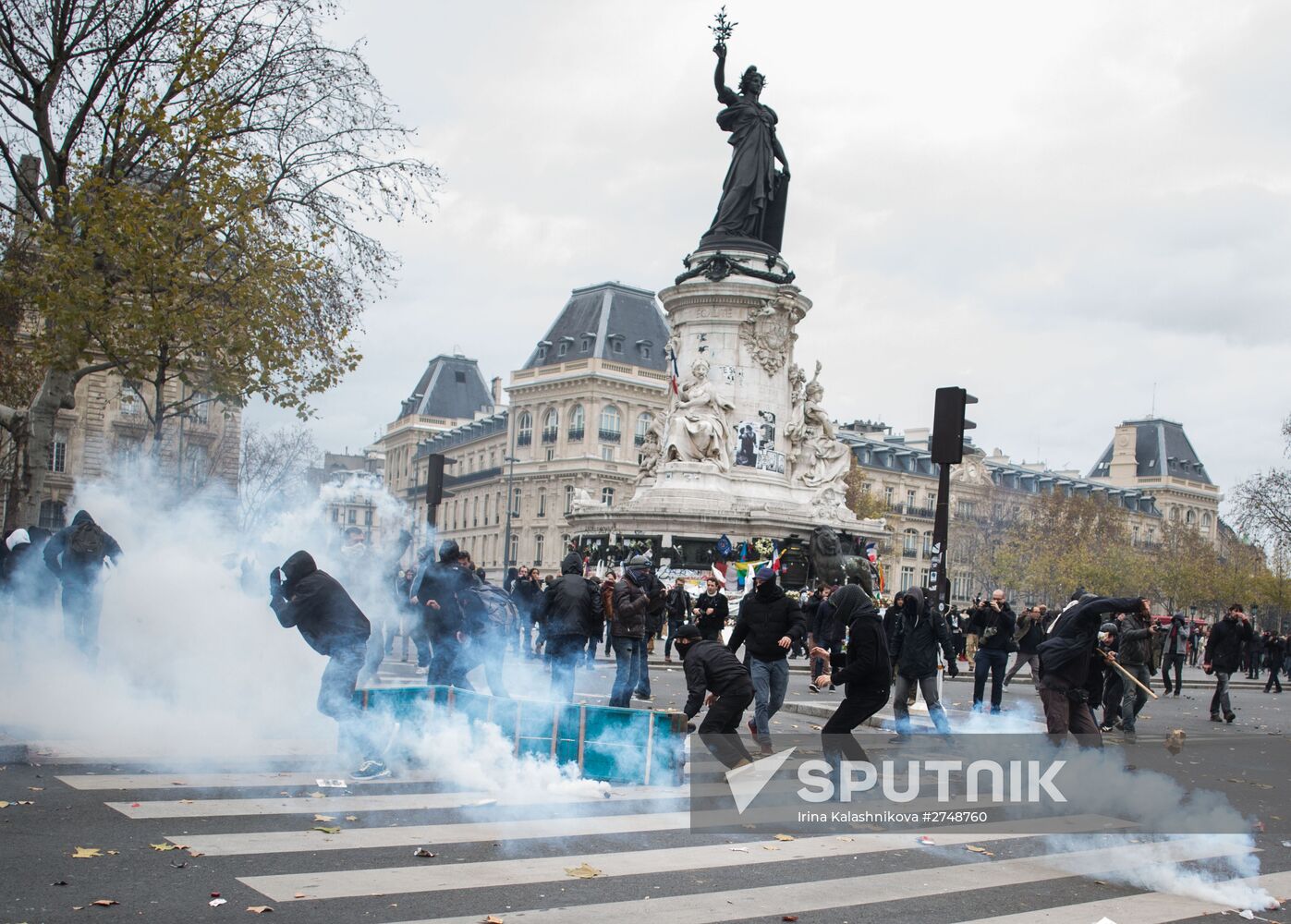 Unrest during environmental rallies in Paris