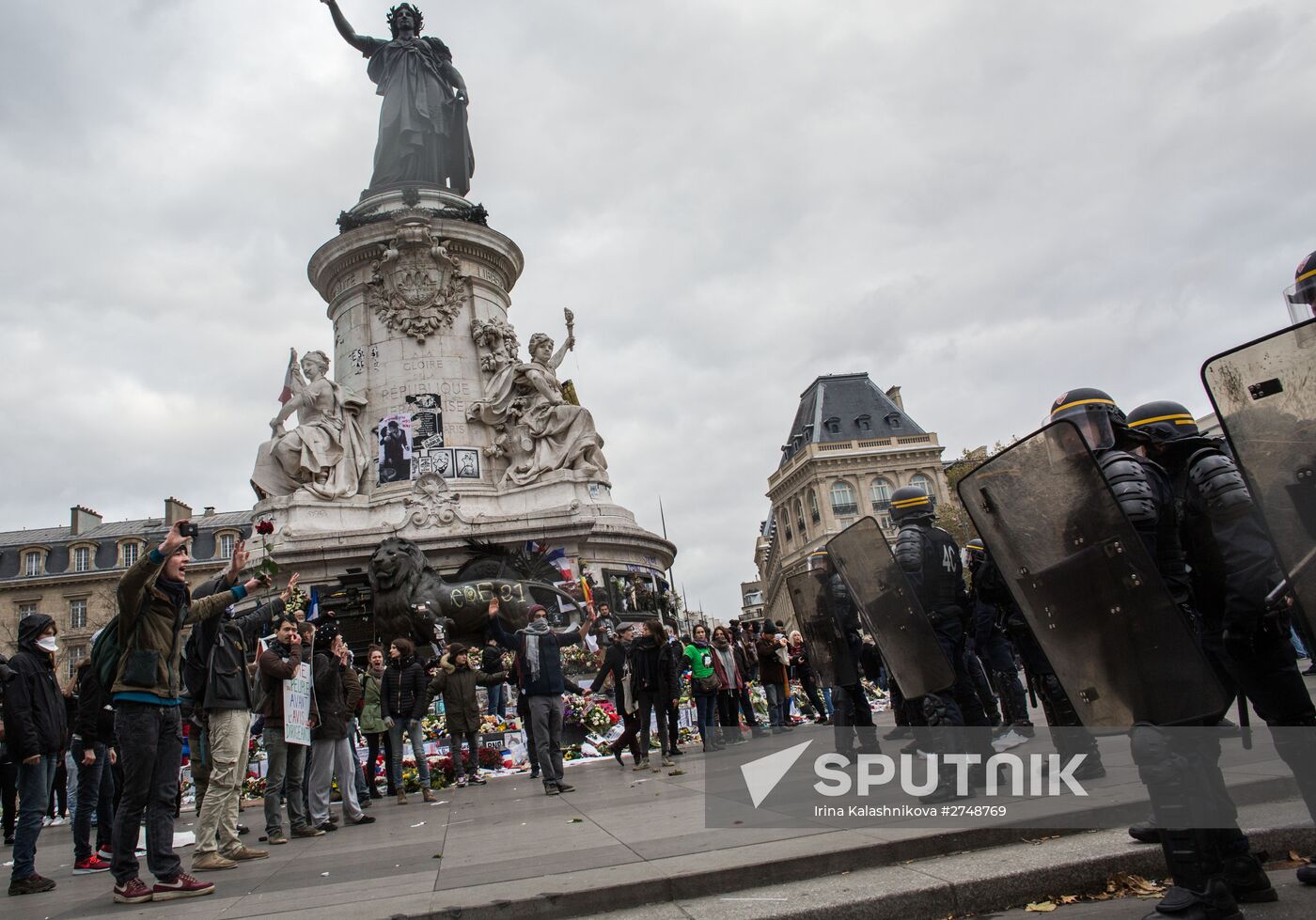 Unrest during environmental rallies in Paris