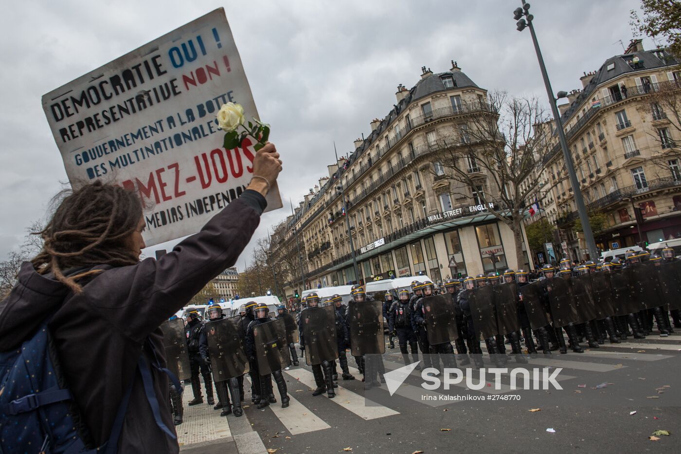 Unrest during environmental rallies in Paris