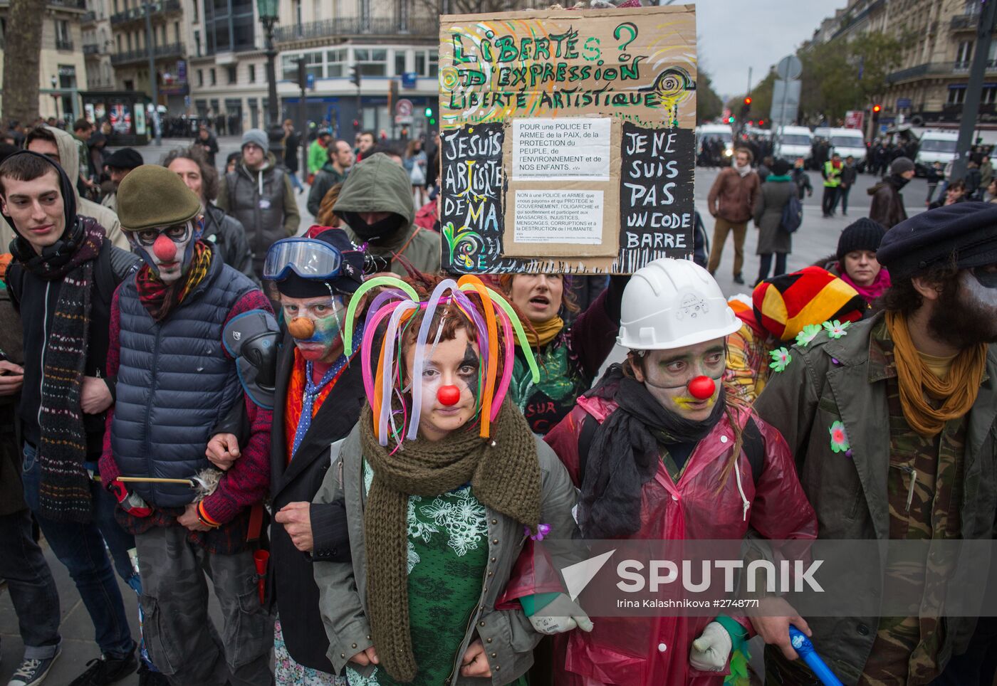 Unrest during environmental rallies in Paris