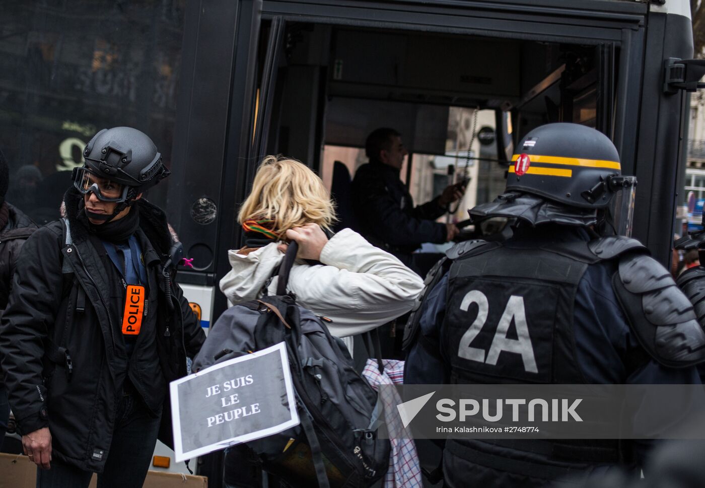 Unrest during environmental rallies in Paris