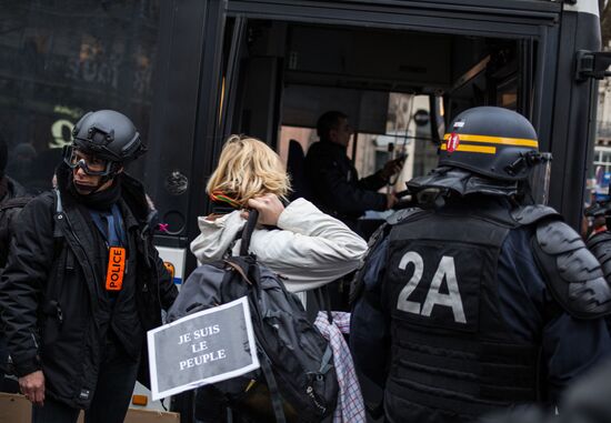 Unrest during environmental rallies in Paris
