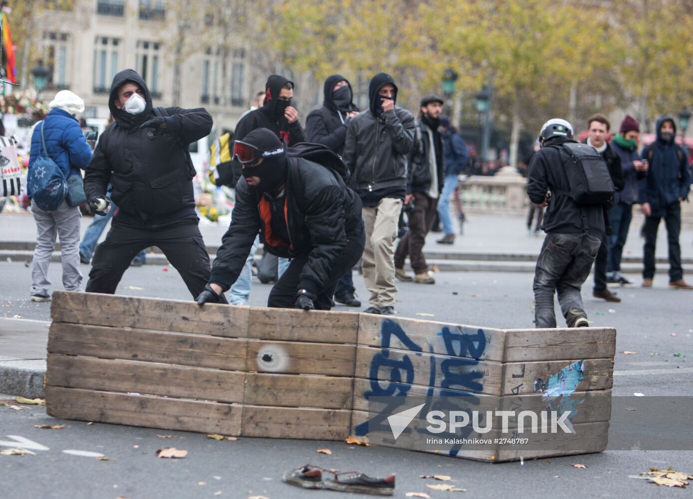 Unrest during environmental rallies in Paris