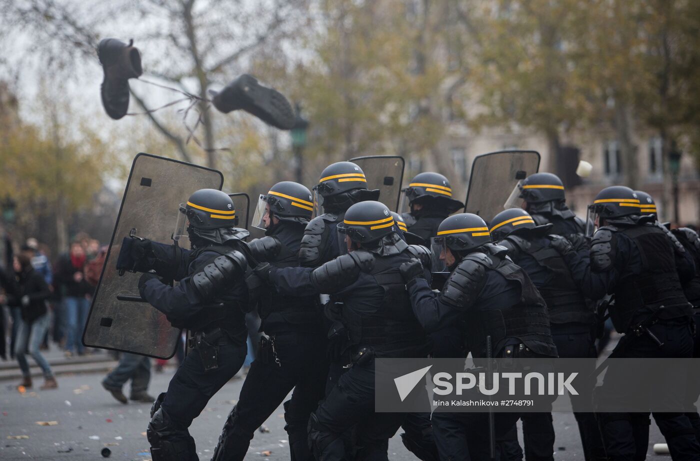 Unrest during environmental rallies in Paris