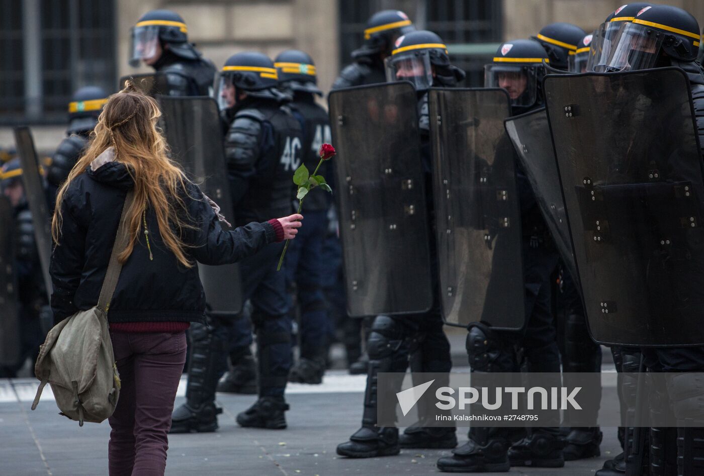 Unrest during environmental rallies in Paris