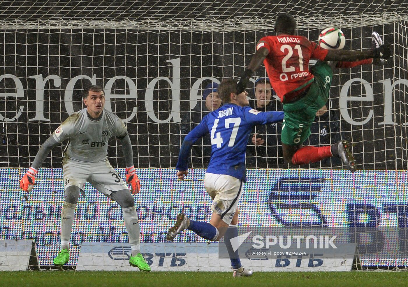 Russian Football Premier League. Dynamo vs. Lokomotiv