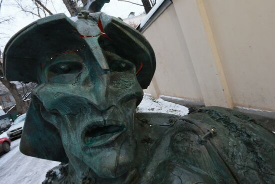 Sculpture at Central House of Architects