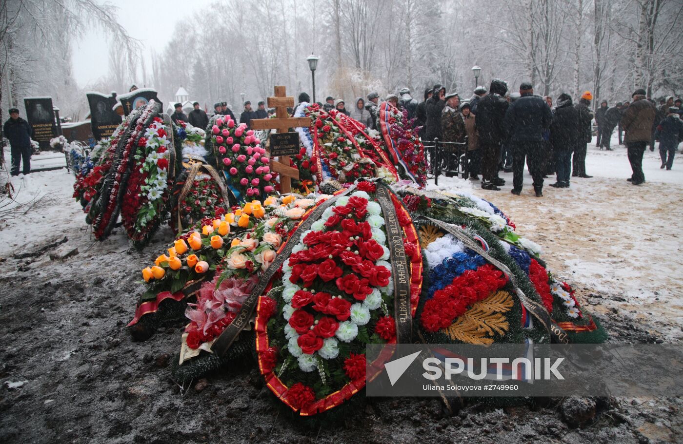 Burial ceremony held in Lipetsk for pilot Oleg Peshkov killed in Syria