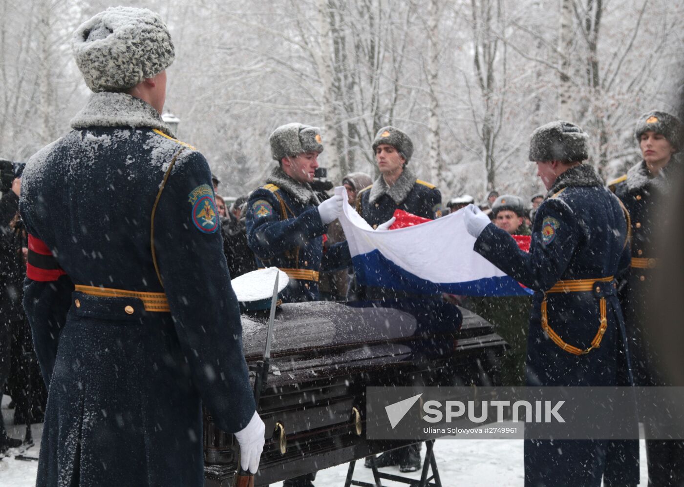 Burial ceremony held in Lipetsk for pilot Oleg Peshkov killed in Syria