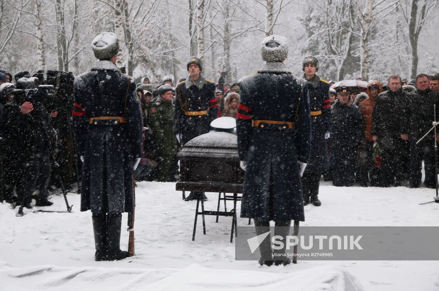 Burial ceremony held in Lipetsk for pilot Oleg Peshkov killed in Syria