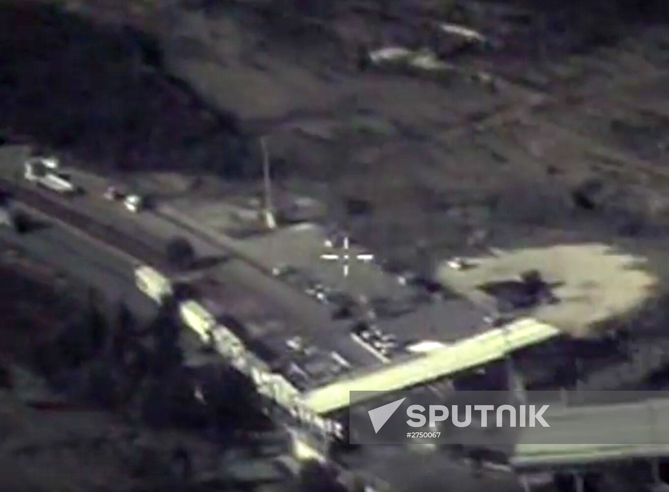 Unobstructed passage of the Syrian-Turkish border by heavy trucks near Reyhanli