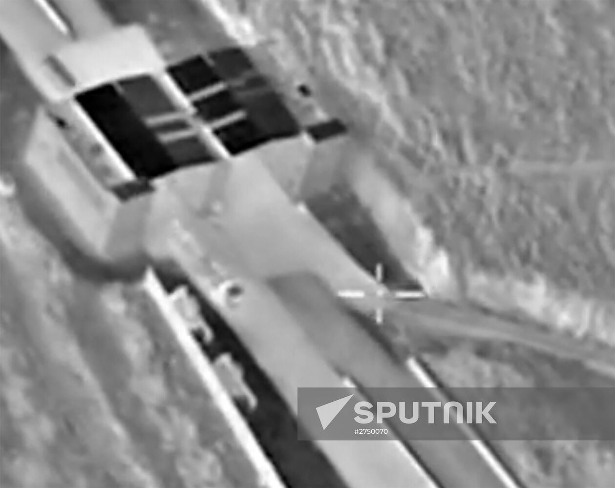 Unobstructed passage of the Syrian-Turkish border by heavy trucks near Reyhanli
