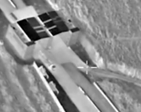 Unobstructed passage of the Syrian-Turkish border by heavy trucks near Reyhanli