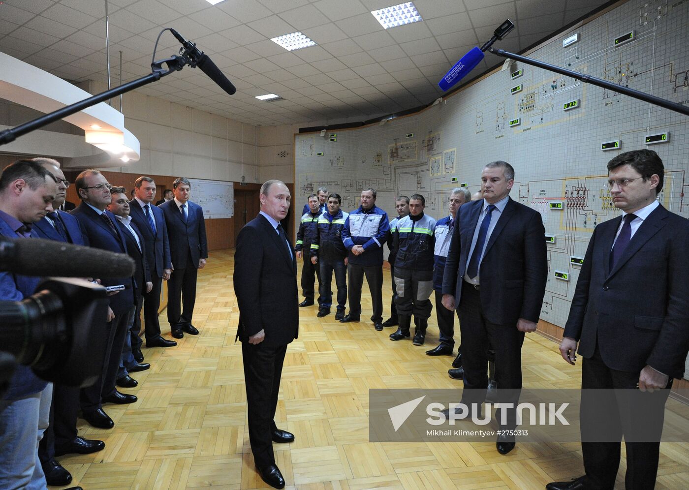 Vladimir Putin visits Crimean Federal District