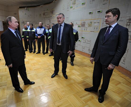 Vladimir Putin visits Crimean Federal District
