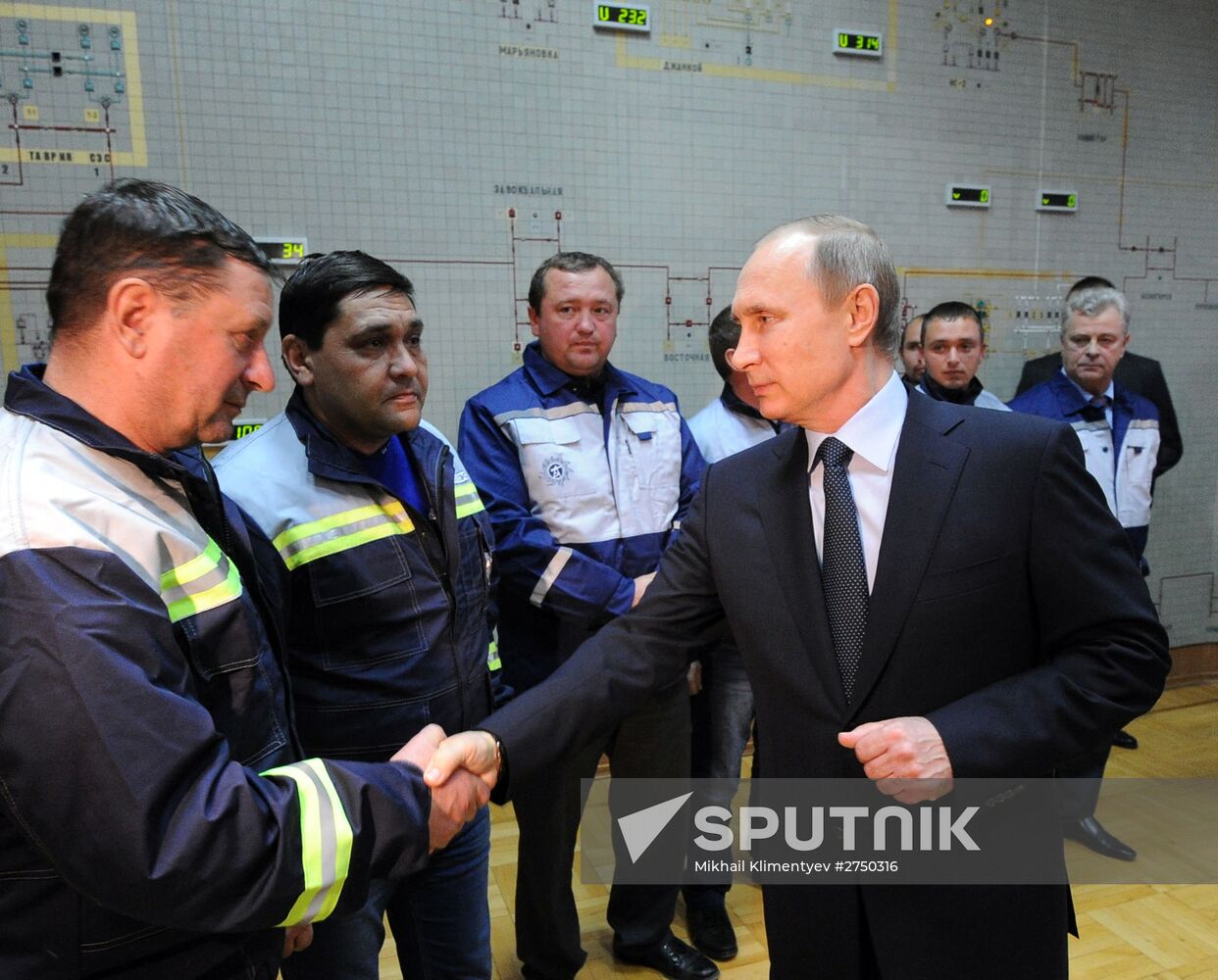 Vladimir Putin visits Crimean Federal District