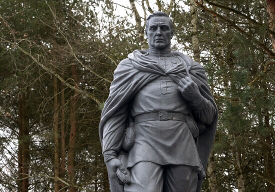 Monument to Soviet soldiers unveiled in Leningrad Region