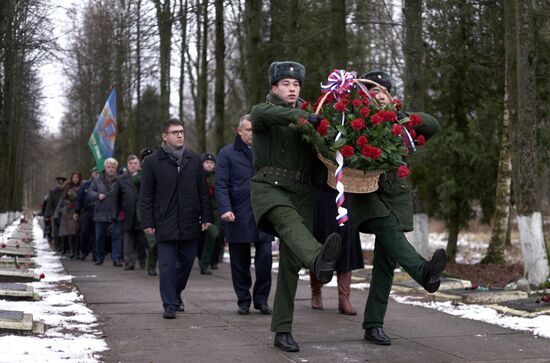 Monument to Soviet soldiers unveiled in Leningrad Region