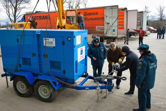 Russian Emergencies Ministry delivers electric generators to Crimea