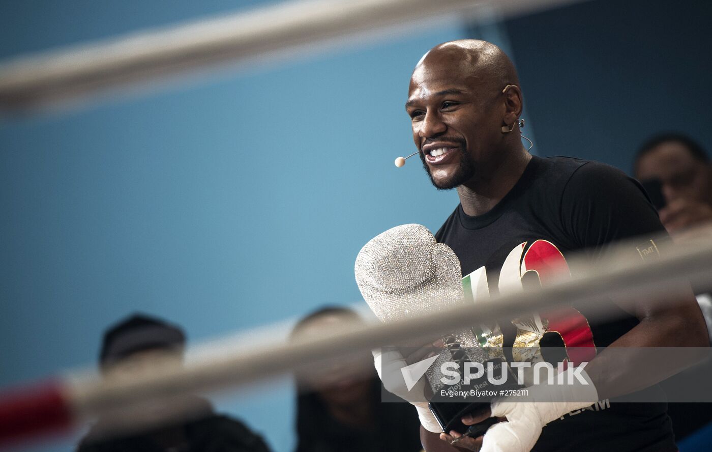 Boxer Floyd Mayweather's open training session in Moscow