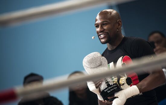 Boxer Floyd Mayweather's open training session in Moscow