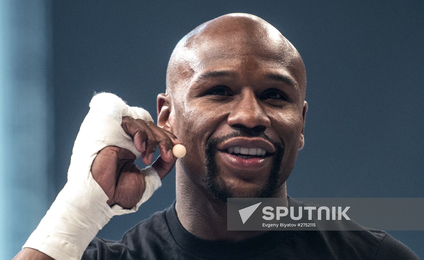 Boxer Floyd Mayweather's open training session in Moscow