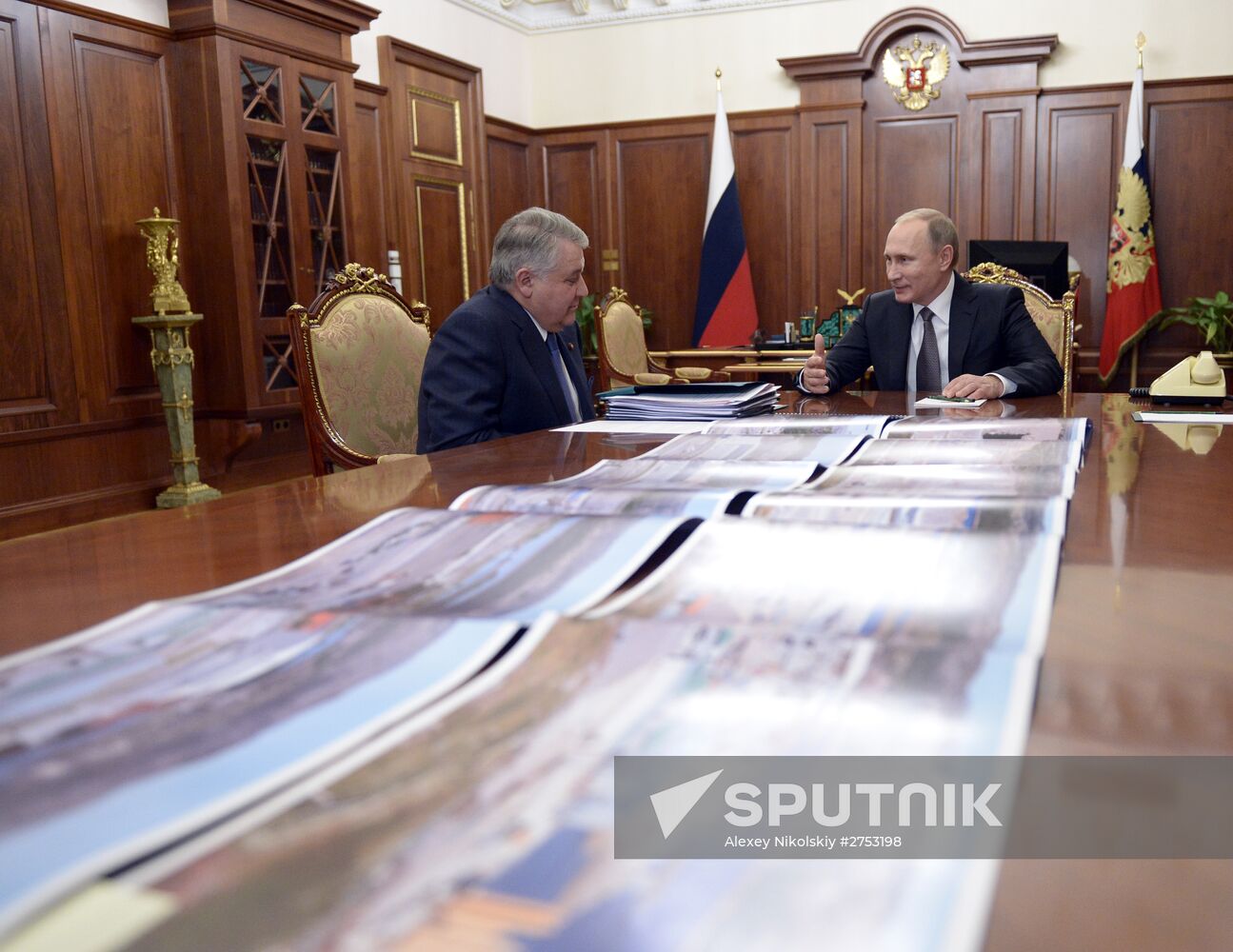 Russian President Vladimir Putin meets with Kurchatov Institute director Mikhail Kovalchuk