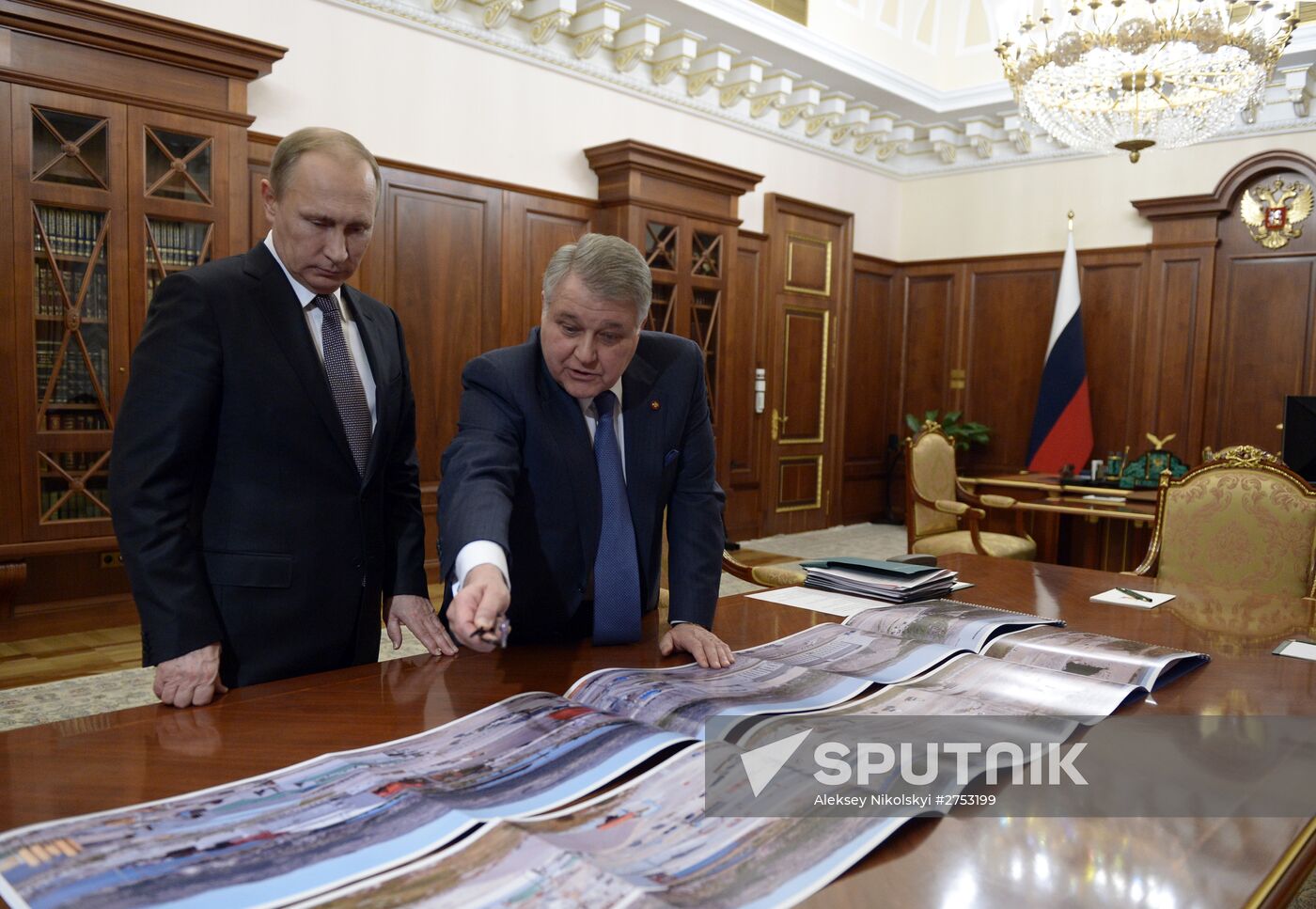 Russian President Vladimir Putin meets with Kurchatov Institute director Mikhail Kovalchuk