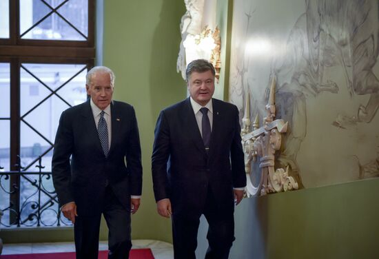 Ukrainian President Petro Poroshenko meets with Vice President of the United States Joe Biden