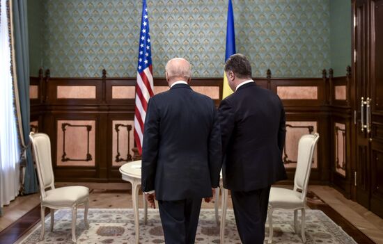 Ukrainian President Petro Poroshenko meets with Vice President of the United States Joe Biden