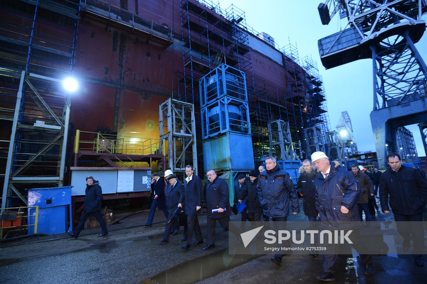 Dmitry Rogozin visits Baltiysky Zavod Shipyards in St.Petersburg