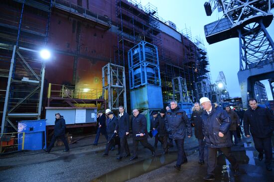 Dmitry Rogozin visits Baltiysky Zavod Shipyards in St.Petersburg