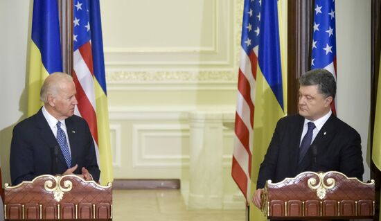 Ukrainian President Petro Poroshenko meets with Vice President of the United States Joe Biden