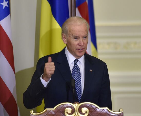 Ukrainian President Petro Poroshenko meets with Vice President of the United States Joe Biden