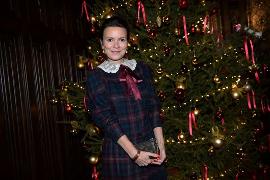 Cocktail party during presentation of new Garrard jewelry collection