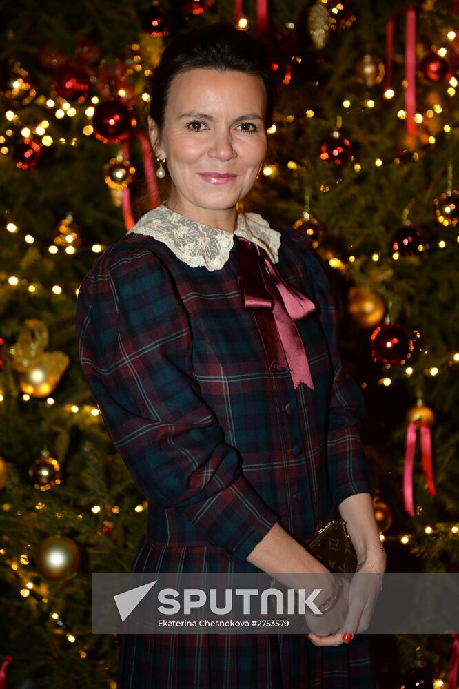 Cocktail party during presentation of new Garrard jewelry collection