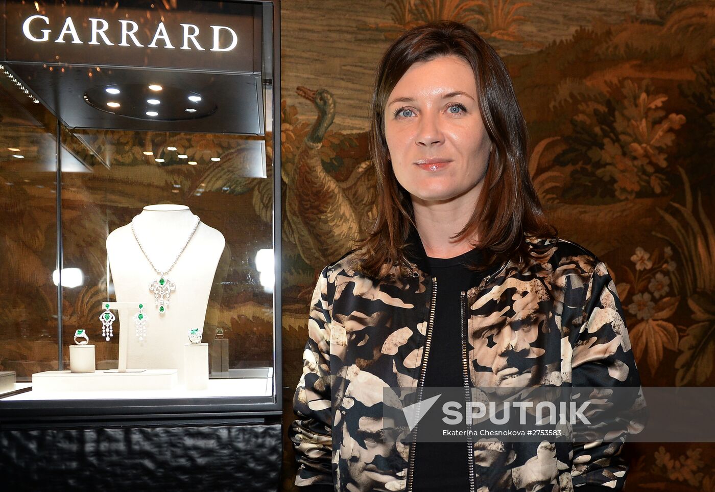 Cocktail party during presentation of new Garrard jewelry collection